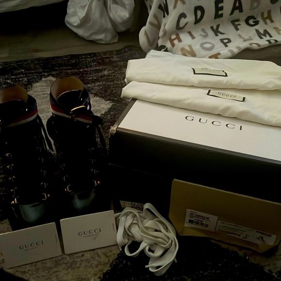 Gucci Slyvie Boots .. (Black with straps) - Picture 3 of 7